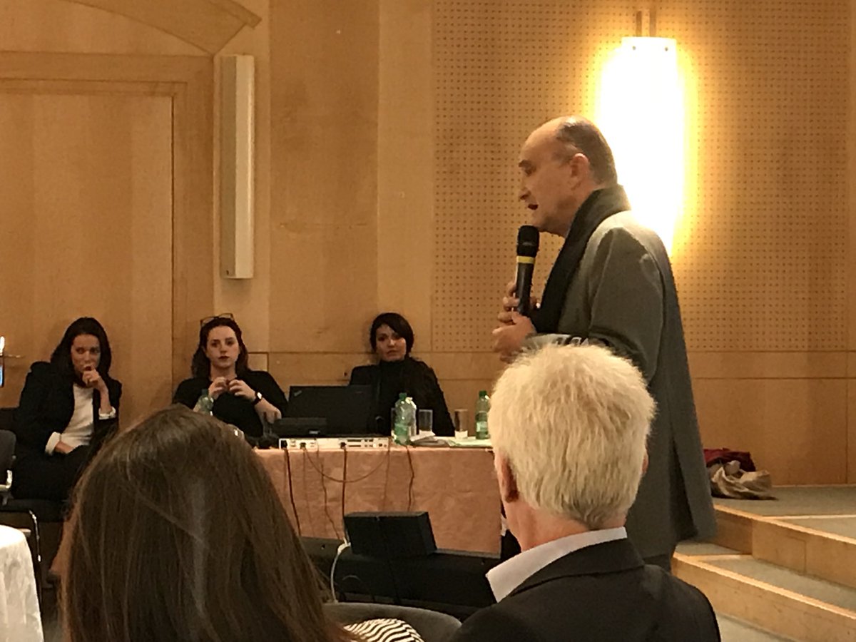 GeryM's tweet photo. #AXA #AssurBanque «On a besoin d’@AXA_Banque et on compte sur vous » Message de @Jacques2Peretti aux équipes d’AXA Banque #séminairemanagers https://t.co/YrfYjRUZly