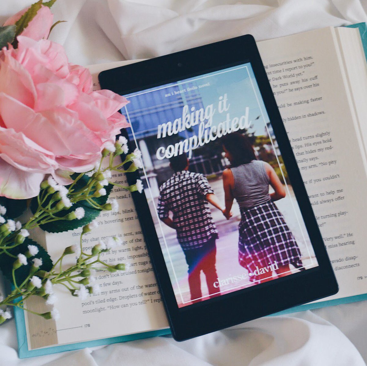 krissss_00_'s tweet photo. Today is the cover reveal for #MakingItComplicated by @clarissewrites & it's a BEAUTY!! Enter the #giveaway too! --> https://t.co/tYD5z6bt7r https://t.co/EWVEgeTPSy
