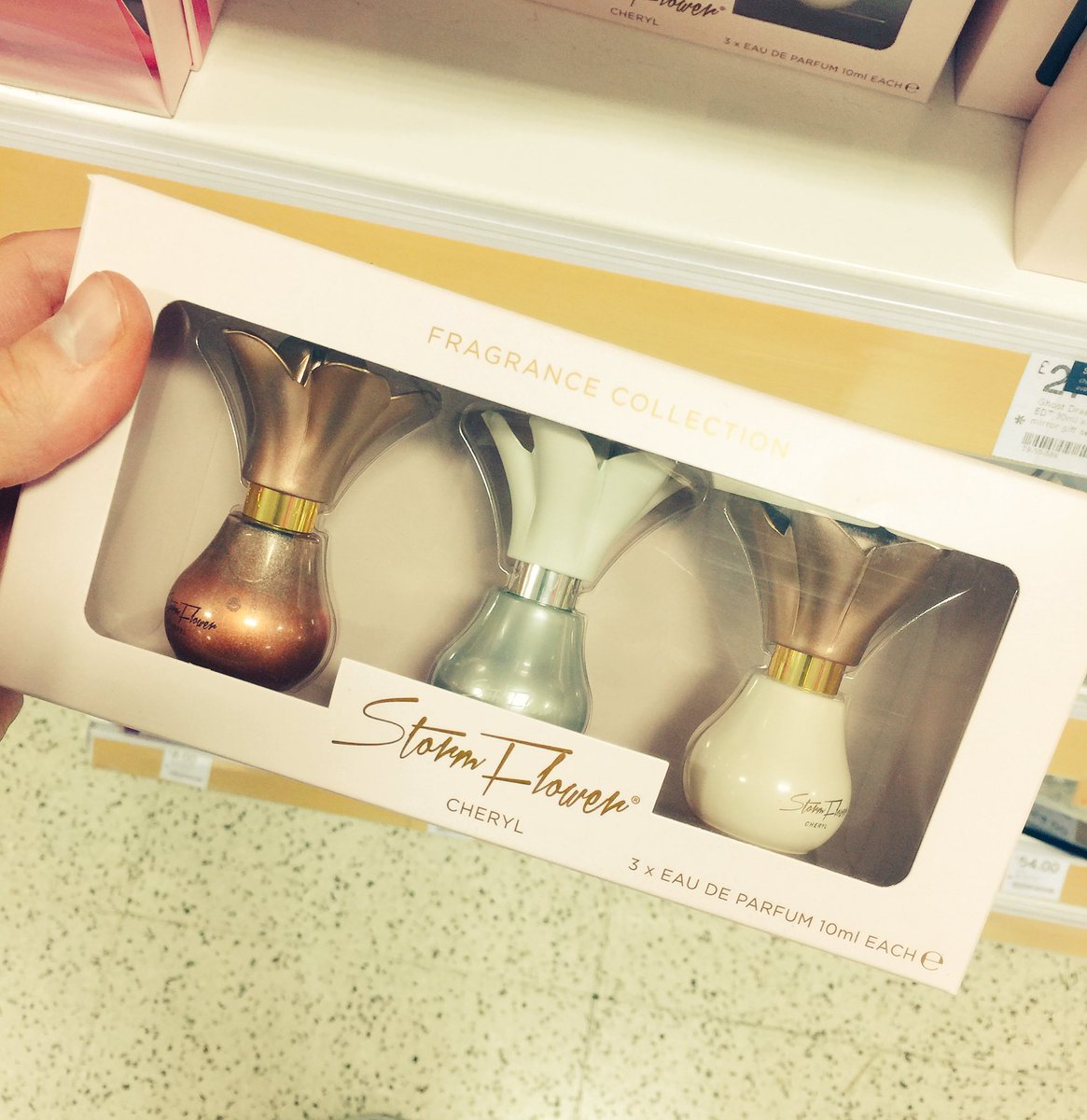 mikedoc90's tweet photo. @CherylOfficial's new #Stormflower Gift Set, is available at Boots, priced at £23.95 ⚡️🌺 https://t.co/E9r3CzIjkJ