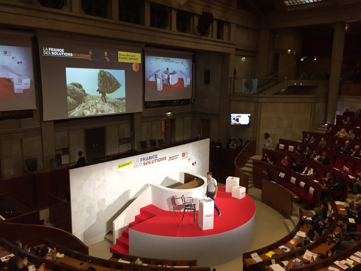 SylviaAmicone's tweet photo. Un navire autonome grâce aux déchets plastiques, c'est le pari de @PlasticOdyssey on stage pour La France des Solutions Académie #FDSOL https://t.co/fPtiN3Kr0e