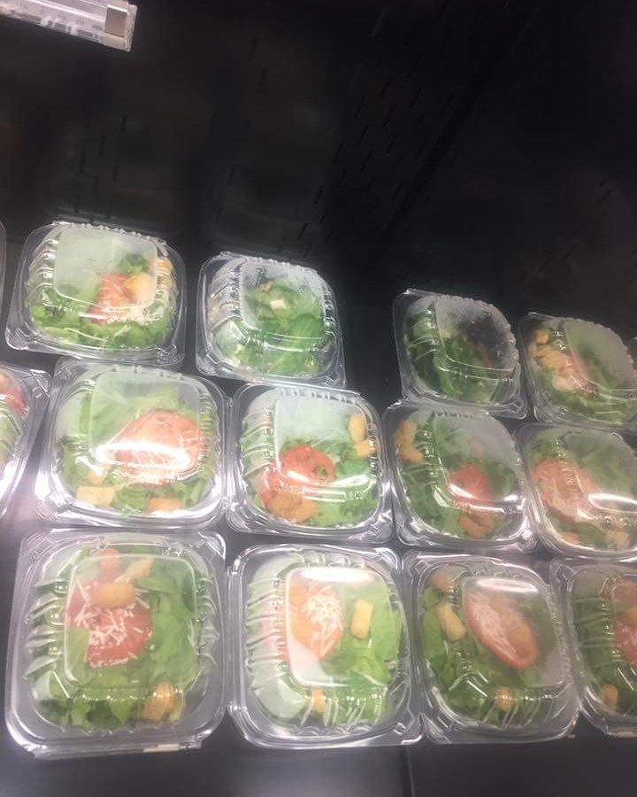 lsuedining's tweet image. Eating a salad everyday provides a high source of fiver and antioxidants. Pick up a fresh salad today for lunch! #salad #LSUEdining