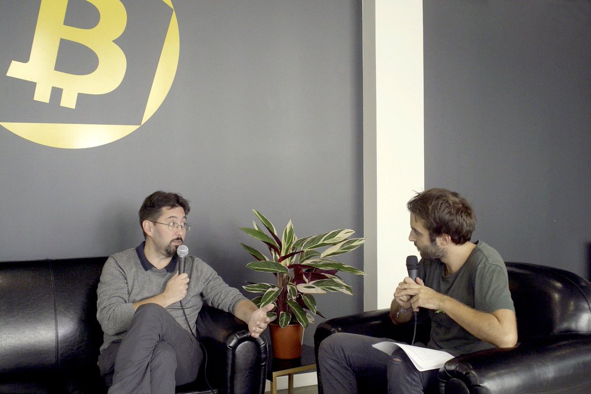 _decrypto's tweet image. Enregistrement du premier épisode @LaMaisonDuBTC avec @manuelvalente #podcast #cryptofr