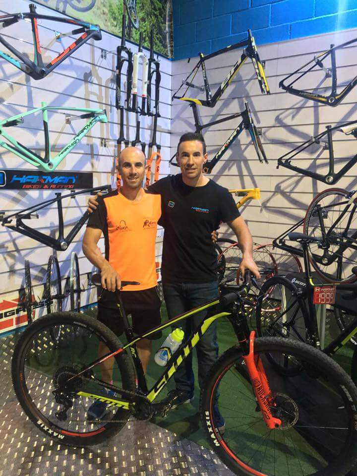 HarmanBikes's tweet photo. Scott Scale RC WC 2018 para el gran genio Emilio! Próximo fichaje para nuestro humilde equipo!
#Scott2018
#ScaleRC
#HarmanBikesandRunning https://t.co/yCnwXGWwNA