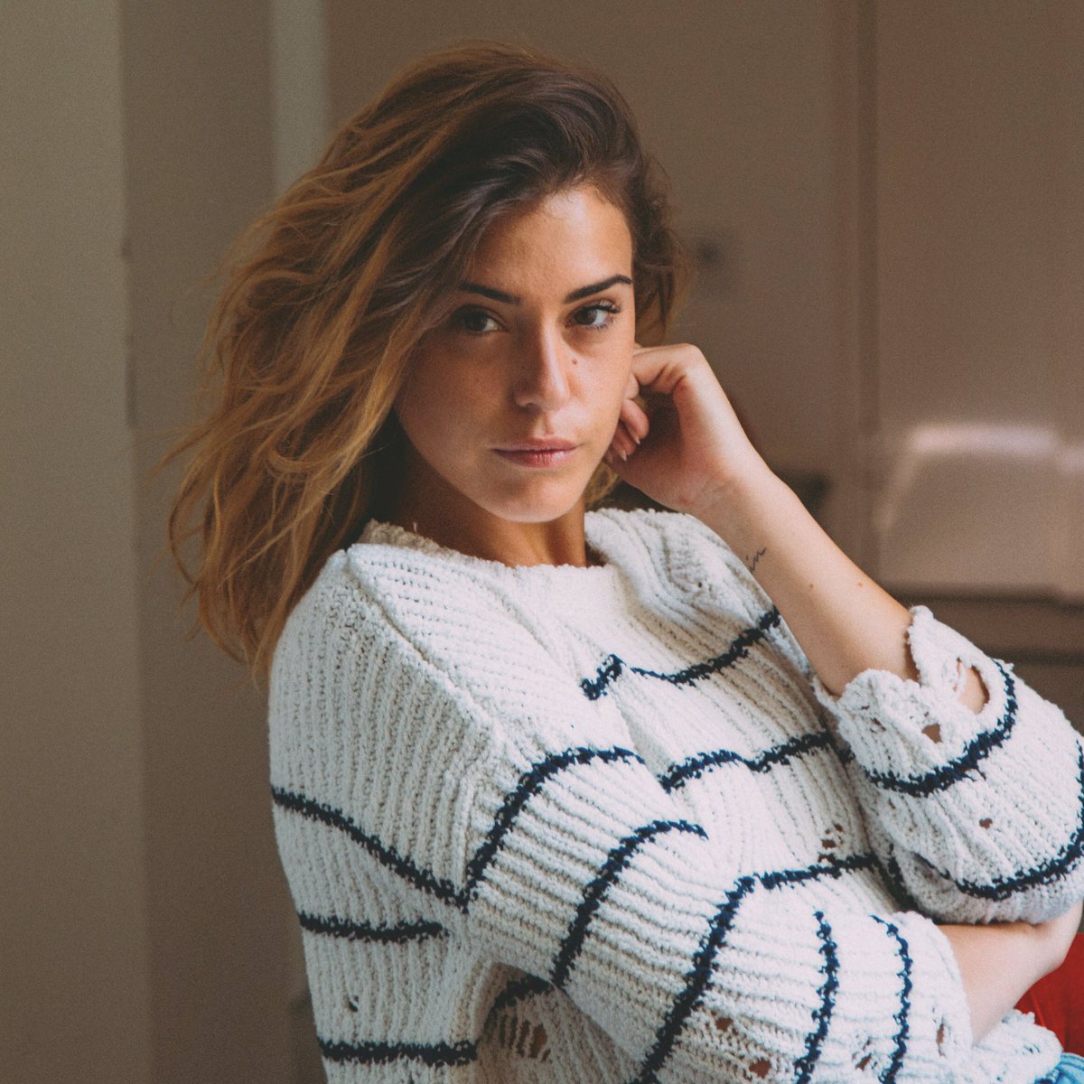 BarbaraOpsomer's tweet photo. Bon début de semaine à tous ! 😘
Barbara va-t-elle enfin trouver et buzzer le secret du dernier couple du #CampusDesSecrets ? 🕵🏼♀️ https://t.co/sR1epXXGJN