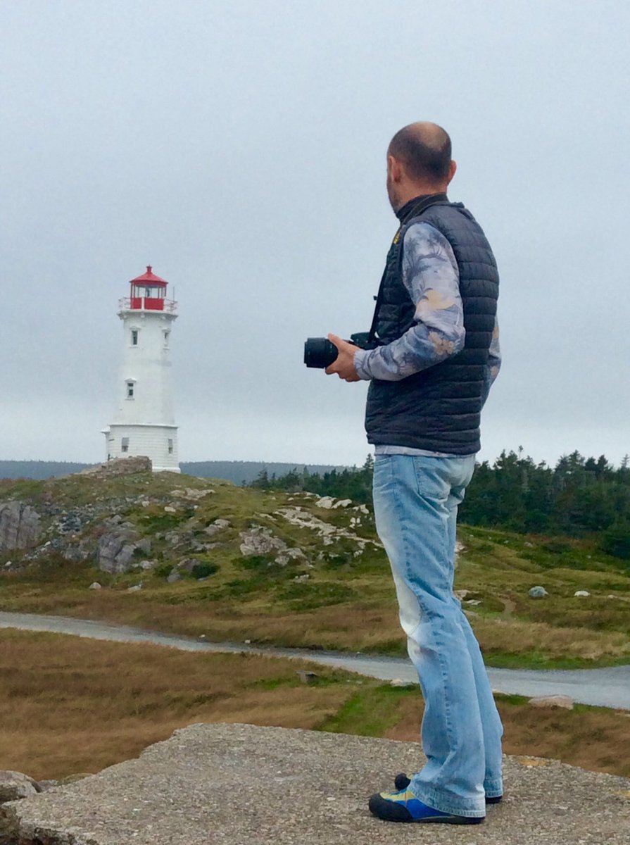 TourismCB's tweet photo. Our #GoMedia2017 travel media enjoying @ParksCanada_NS #Louisbourg #Lighthouse #ShareTheChair #TimeToConnect @ParksCanada #ExploreCB https://t.co/Tg5VxyYIro