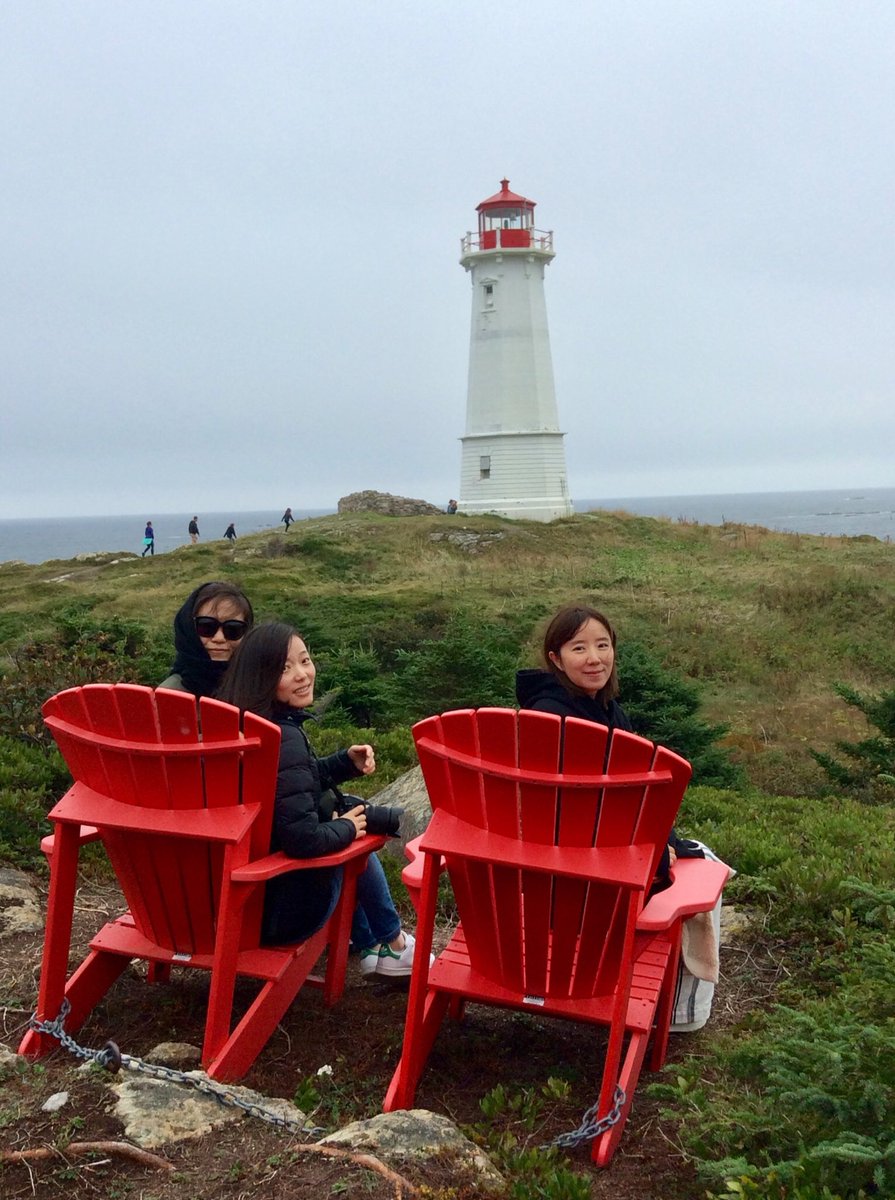 TourismCB's tweet photo. Our #GoMedia2017 travel media enjoying @ParksCanada_NS #Louisbourg #Lighthouse #ShareTheChair #TimeToConnect @ParksCanada #ExploreCB https://t.co/Tg5VxyYIro