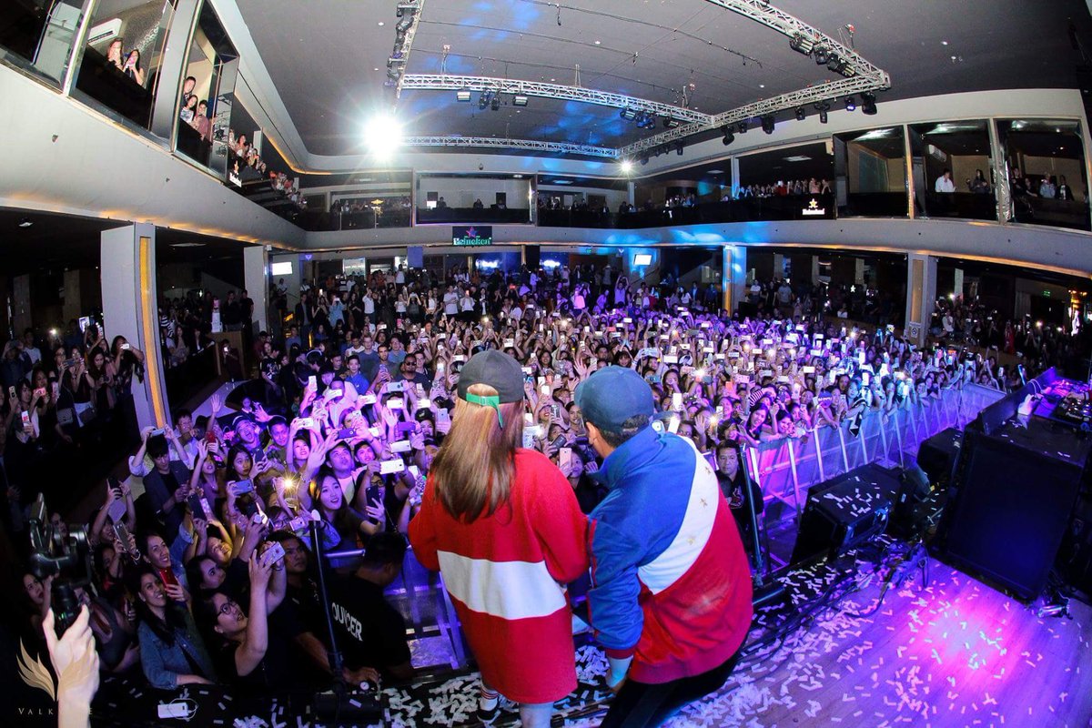 GottaTalk2V1212's tweet photo. [PHOTO] 171008 DJ Seungri at Valkyrie Nightclub, Manila 🇵🇭🐼🎧

#할말있어브이 #GT2VI #Seungriweekend #manilaseungri https://t.co/5mL71LOPKa