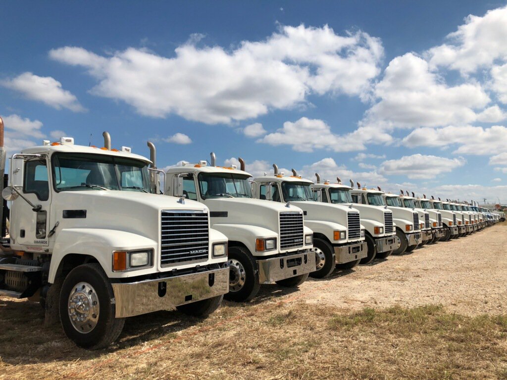 TXAuctioneers's tweet photo. Auction time tomorrow. Visit us to view catalog and bid now! #auction #tradequip #rockanddirt #ritchiebros #semitruck #trailers #machinery https://t.co/spXm9ibGcA