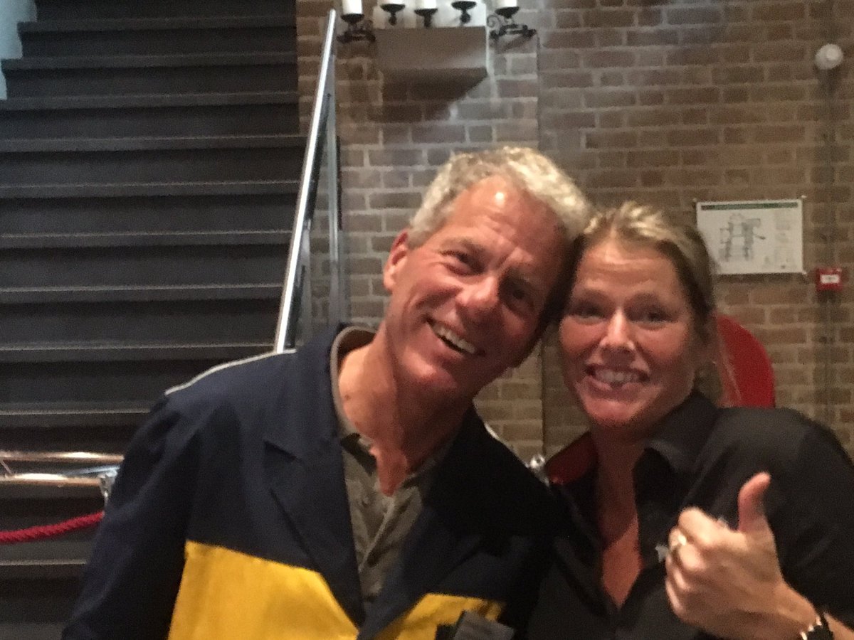 PeterW_IMC's tweet photo. #Beursvloer2017 is van start gegaan. Nu al een paar mooie matches gemaakt! @Oostbetuwseuitdaging is te gast in @theaterkerk. https://t.co/3Arzt5vZbC