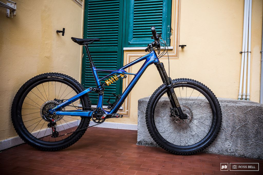 Specialized_UK's tweet photo. Miranda Miller's rig from the last round of the EWS is π€€
#EnduroWetSeries https://t.co/2wzxFTg8I1