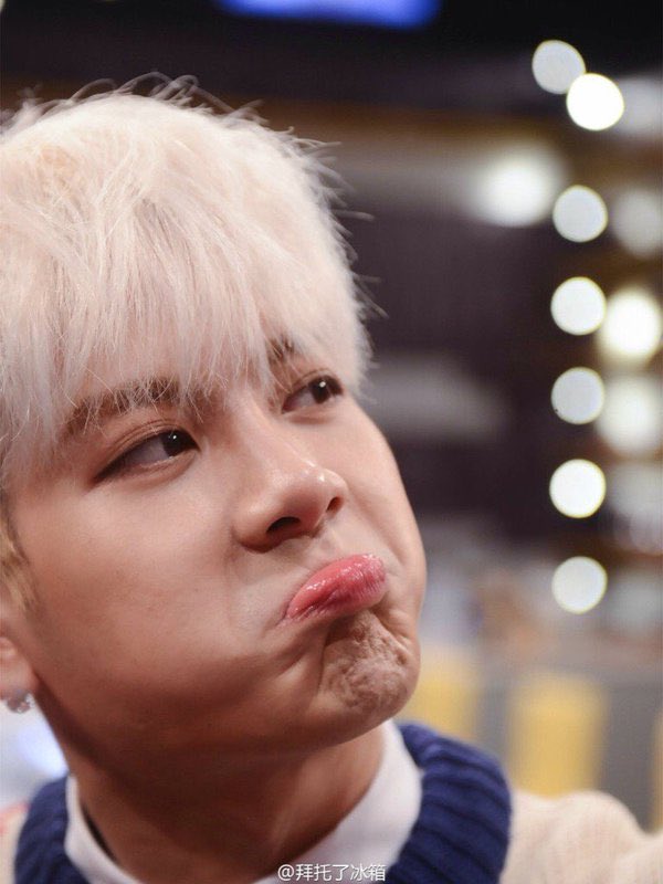 def_gjk's tweet photo. ความน่ารักของแจ็คนี้ รัก❤️❤️💗🐷😘#갓세븐_YouAre_정오공개 #JacksonWang https://t.co/KMTBSZFwv0
