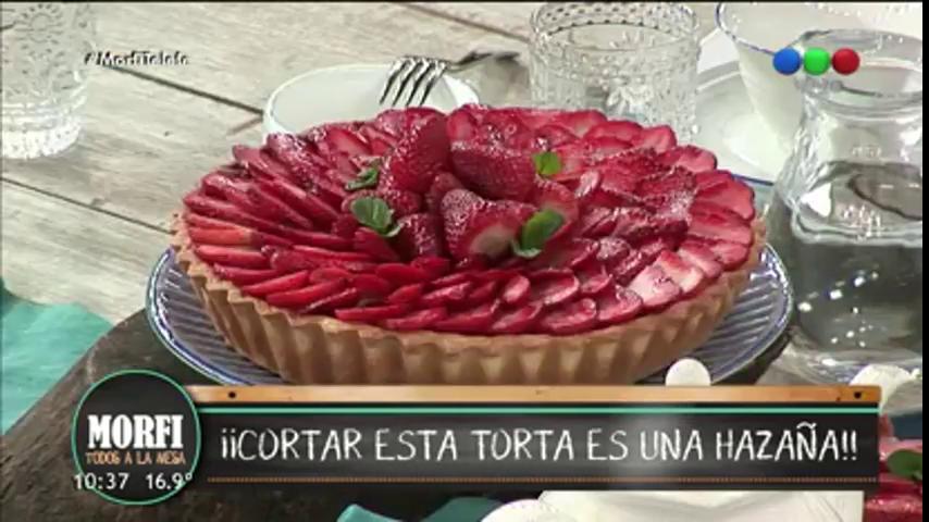 MorfiTelefe's tweet photo. AHORA @chantalabad prepara la tarta de frutillas más rica 🍓🍰 #MorfiTelefe https://t.co/7Z70WPjDCs