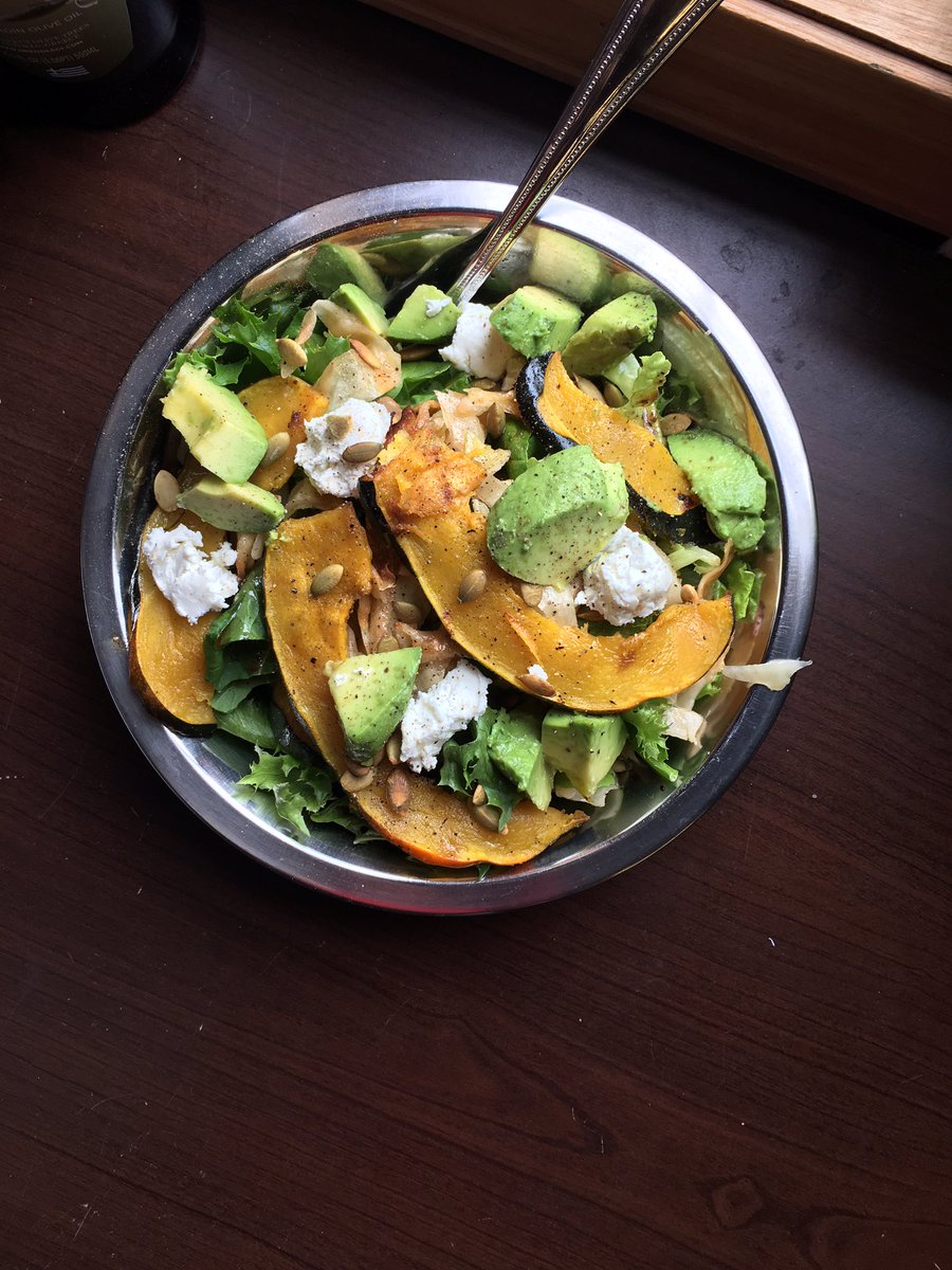 swamprabbitcafe's tweet photo. WINTER IS COMING ❄️ Salad. Local greens, roasted cabbage, winter squash, goat cheese, & pepitas, slathered in #swampkitchen balsamic. https://t.co/BwoMgJH9vq