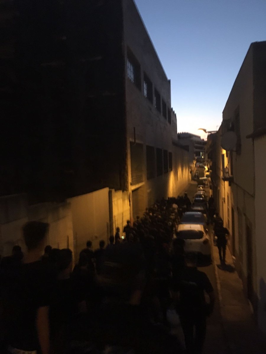 Mérida A.D. - C.D. Badajoz. Desplazamiento de Ultras Badajoz. Más fotos del derbi extremeño en: ultrasesp.foroactivo.com/f1-el-movimien…