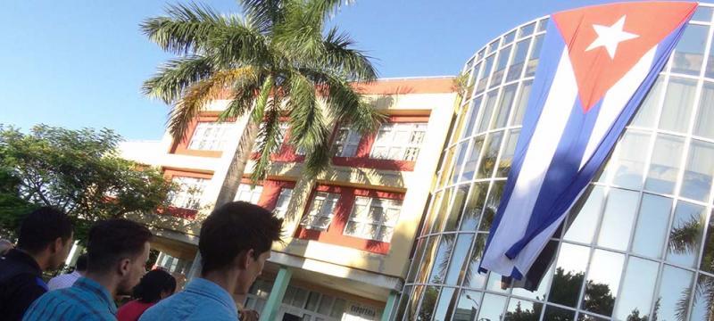 universidad_uci's tweet photo. Denominado Docente Fac. 3 como Ernesto Guevara en @universidad_uci. #50AñosConelChe @La_FEU_de_Mella https://t.co/PyX9bHbz4v #15AñosUCI https://t.co/e5jWKbX2zd