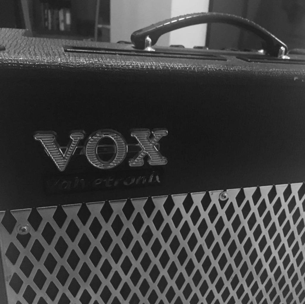 Said farewell to this trusty amp after many shows and road trips. Replaced with a Fender Blues Junior which is sounding real sweet. New alb…