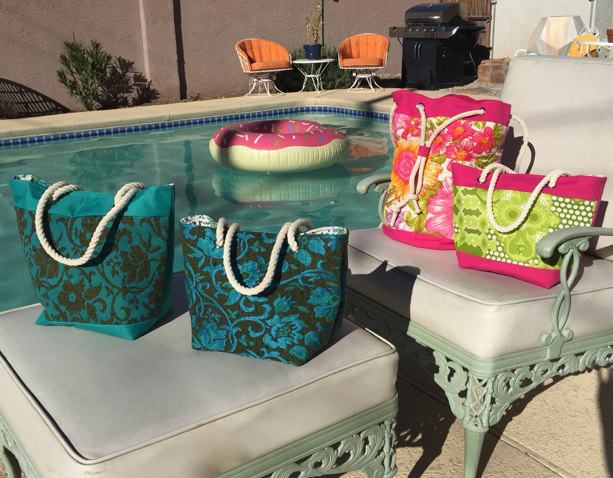 DJSATOSHI188's tweet photo. New #handmade #handbags with #estatesale #vintage #fabrics from #chellesummer! https://t.co/IXYJenRKaG #sixties #seventies #donutfloat https://t.co/SOtreN8M53