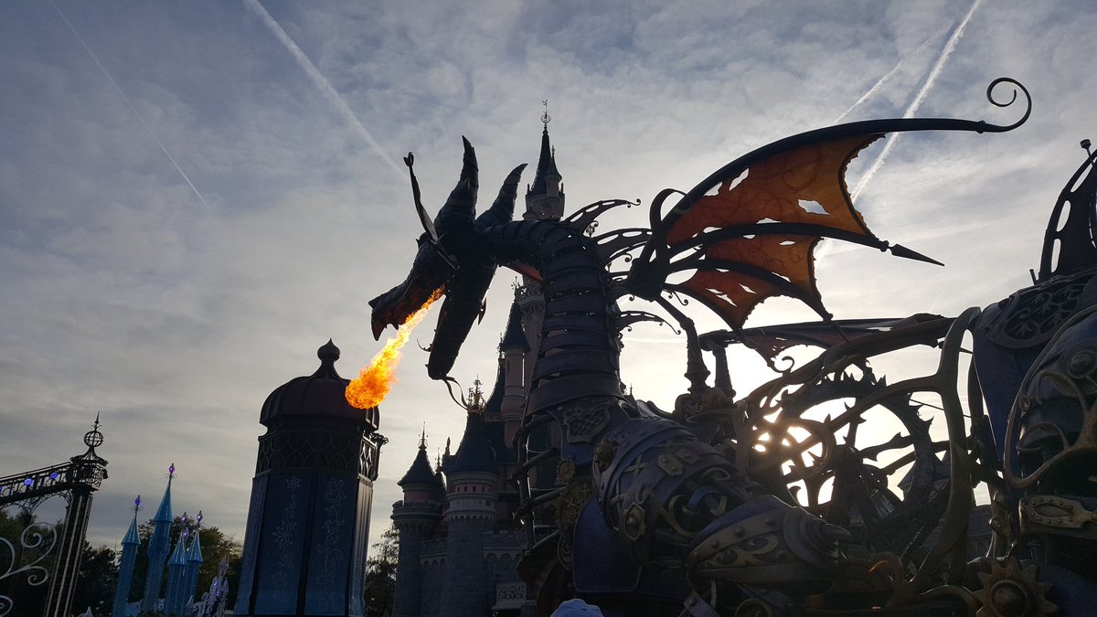 Pixie_Dust99's tweet photo. Wishing I could get Lost in the Magic everyday #DisneylandParis https://t.co/T4QXcmYkQ1