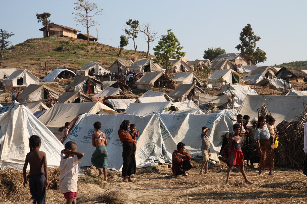 therealourtimes's tweet photo. Fleeing Rohingya Muslims inflicted with targeted landmines https://t.co/GhksbLBvZo https://t.co/i13KAR4e7A