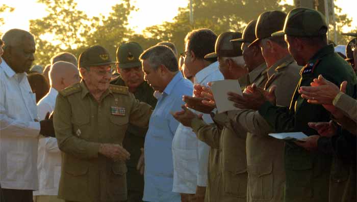 nataliauci16's tweet photo. #Cuba
Presidió #RaúlCastro acto de homenaje al Guerrillero Heroico @ACN_Cuba 
#CubaEsNuestra
@universidad_uci https://t.co/QhZ5tfsdb1