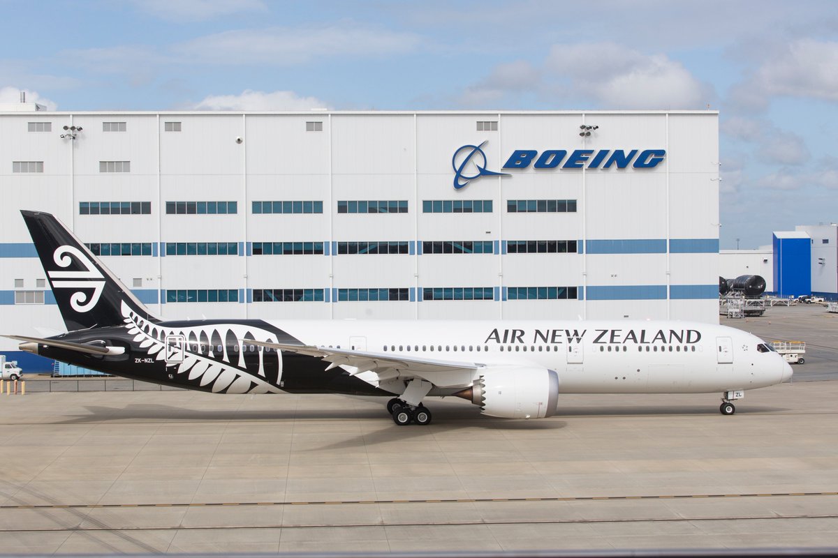 BoeingAirplanes's tweet photo. Beautiful, inside and out! Just look at that premium economy. @FlyAirNZ, enjoy your brand new 787 #Dreamliner ✈️ #AirNZFamily https://t.co/wyvX0VKwTJ