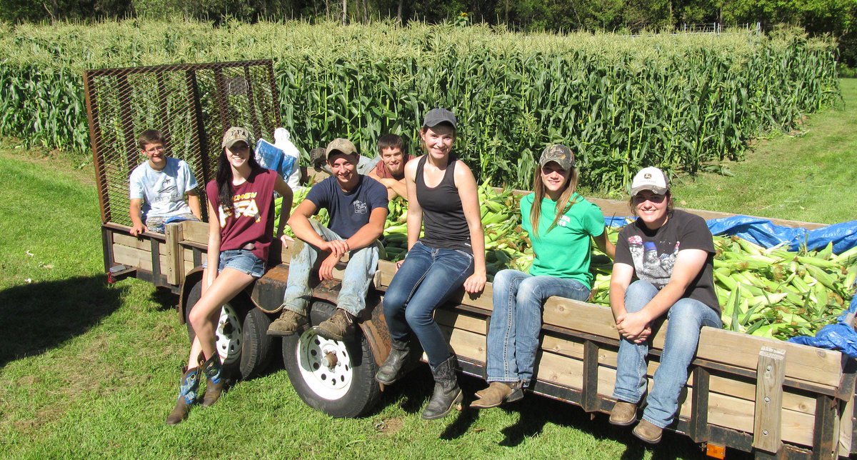 FarmtoSchool's tweet image. This week we're celebrating #F2SMonth *and* #NSLW17! Read how #locallygrown can be a key ingredient in school meals goo.gl/reAxAZ