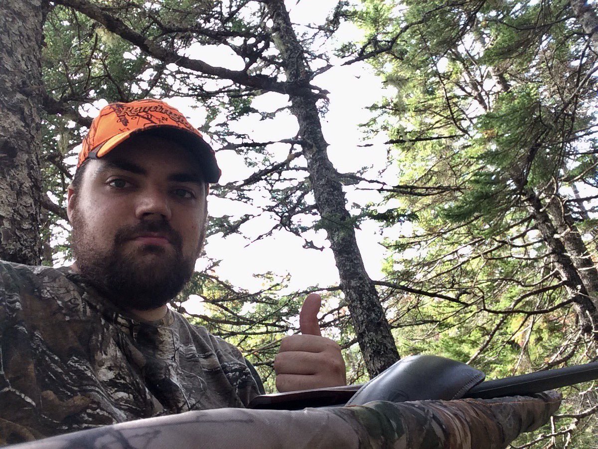 MansfieldHunts's tweet photo. Day 3 in the stand. Trying to be optimistic. #wherethebearsat? https://t.co/9zBz8jeP2s