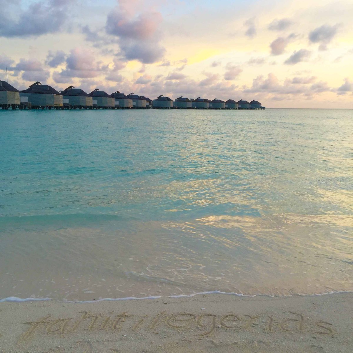TahitiLegends's tweet photo. Our definition of destination marketing. https://t.co/rLC6fdDE3i