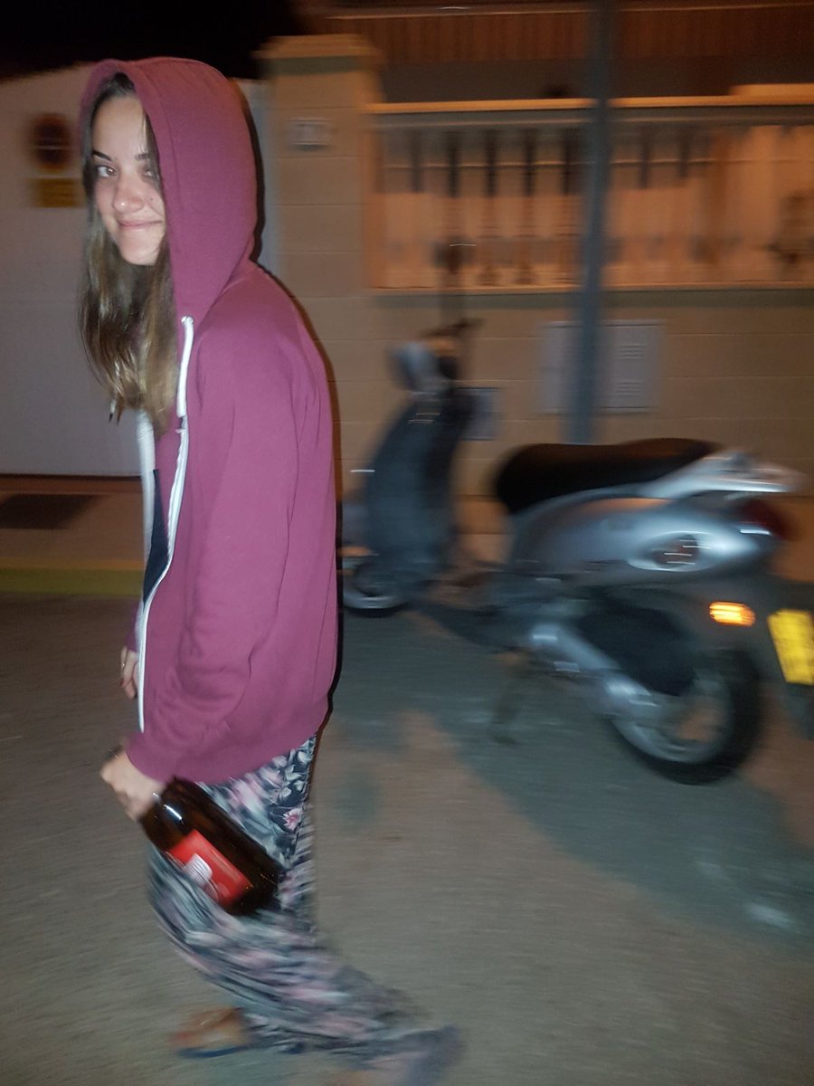HabibierClub's tweet photo. Hoy es el cumple de la habibi que dice no ser la agresiva pero te hace un 1-O como se lo digas.

Felicidades @soypiolinn 💜😚 https://t.co/B5WJ0CxMzM