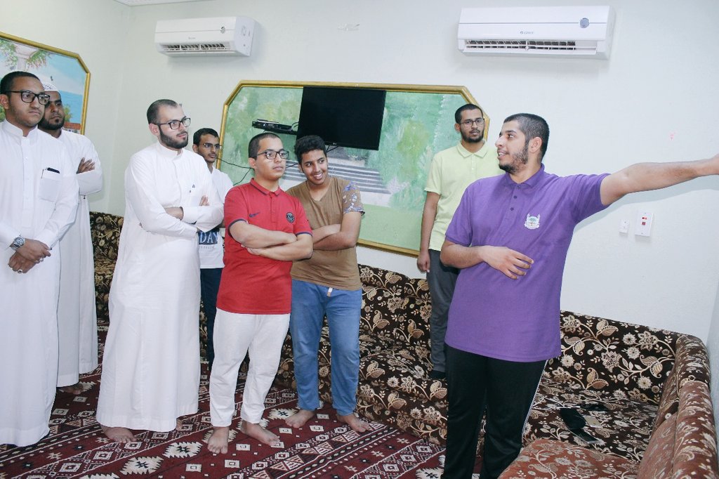 ensaantu's tweet photo. #أكاديمية_إنسان 🌟 
كيف أضع رؤيتي في الحياة 🎯

🔸 برنامج تعارفي (سيرة ومسيرة)

#نادي_إنسان_الثقافي
#ترجم_أفكارك https://t.co/cnTxZCO3B8