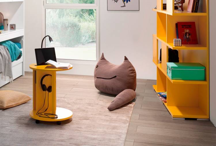 journaldesign's tweet photo. Le Chat, un pouf/coussin XXL pour enfant par Marine Peyre pour Gautier https://t.co/mIZLJElbPP https://t.co/swcDbjchMu