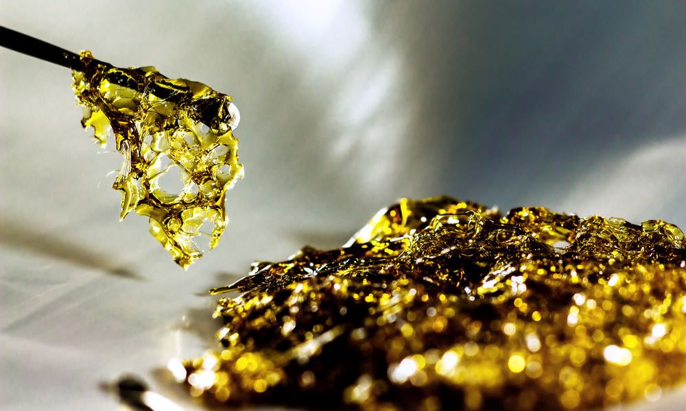 DeviantDabs's tweet photo. Dabs are so popular because they pack a serious punch with all that THC. https://t.co/ZU3i3Xxu65 #MarijuanaDabbing #THC #Dabs #DeviantDabs https://t.co/L52ye1ZdFU