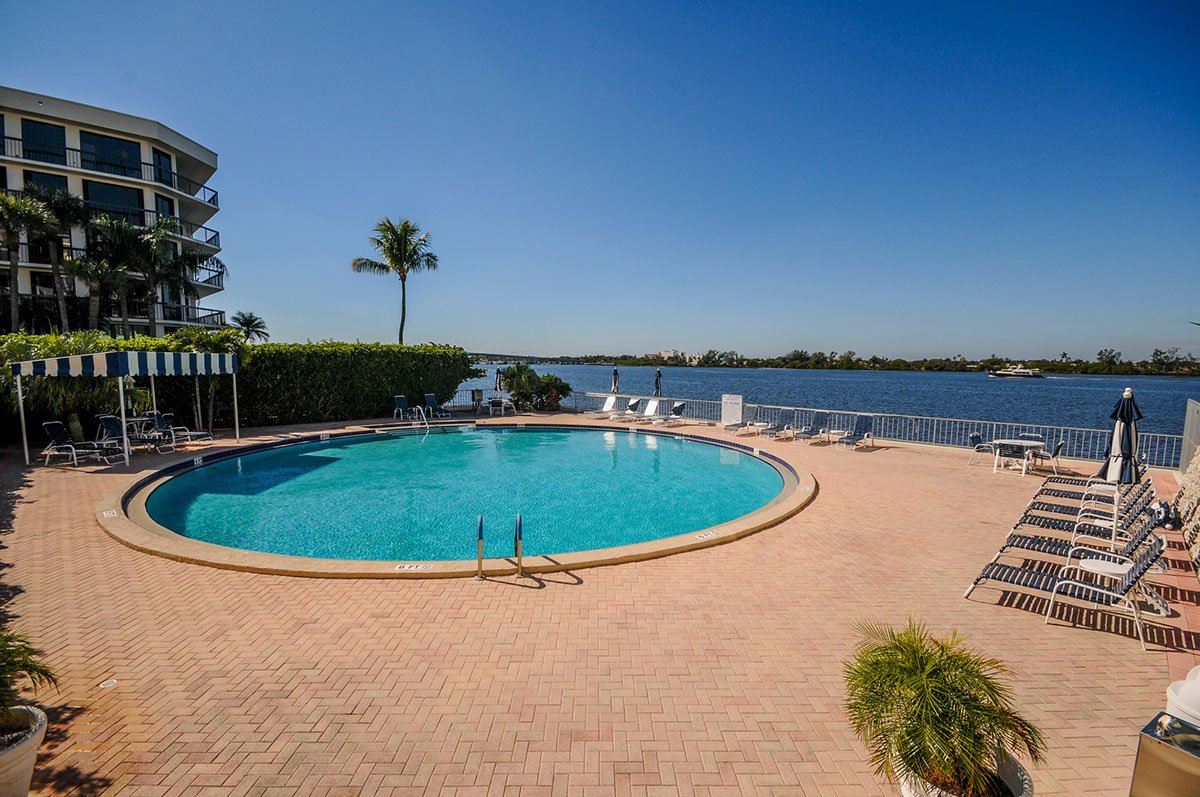 FiteGroup's tweet photo. #NewListing #ForRent 2773 S Ocean Blvd 207 #PalmBeach #FiteGroup agents Judy Lyons 5618273750 @palmbeachlyons https://t.co/s60Bz4D0IO