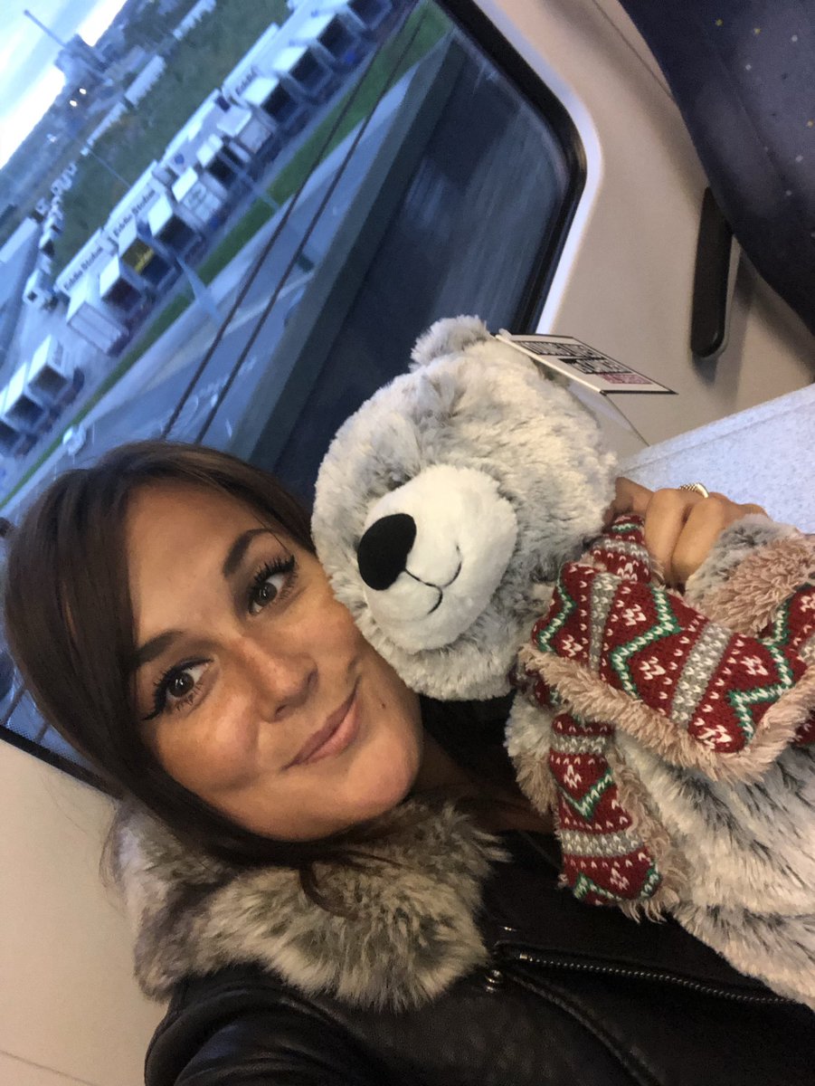 EmmaCorbo's tweet photo. #SelfieWithSnowy @MlcSignet @CLIC_Sargent https://t.co/QOwXfb5ip8