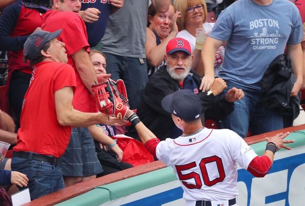 brushback_'s tweet photo. After making this spectacular catch in yesterday's win @RedSox superstar @mookiebetts rocks our Flashin' Leather hat #BrushbackBaseball https://t.co/QiLccTKd6x