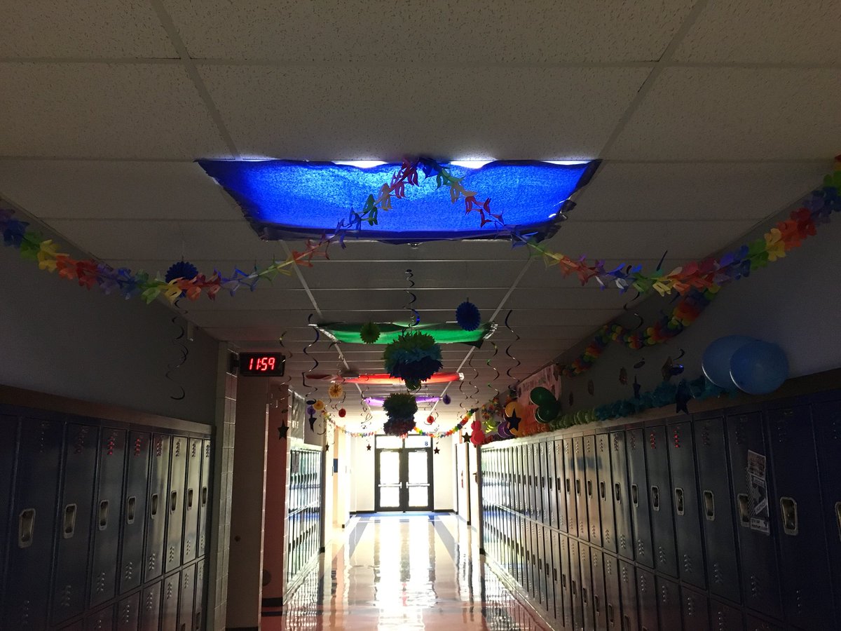 Big thanks to everyone who helped decorate on Friday after school! It looks great! #lznation