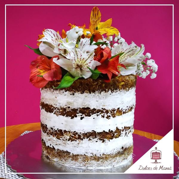 DulcesdMama's tweet photo. ¡Naked Cake con Flores! Un detalle hermoso que sorprenderá a cualquiera, pídelo en tu base de queque favorito y flores que te gusten. https://t.co/h97xuv6vJQ