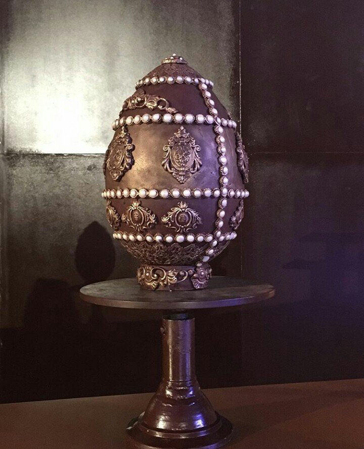 MagnumPK's tweet photo. Chocolate Faberge Egg crafted by The Chocolate Genius- Paul Joachim. #MAGNUMXPAULJOACHIM #MagnumParty17 #AChocolateAffair #pauljoachim https://t.co/jhmOOQdI9X