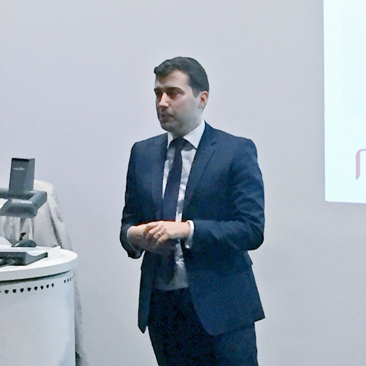 DavidSoehren's tweet photo. Evening Talks. Dealing with rapid change #ChangingHR https://t.co/WPYJdvkCY5