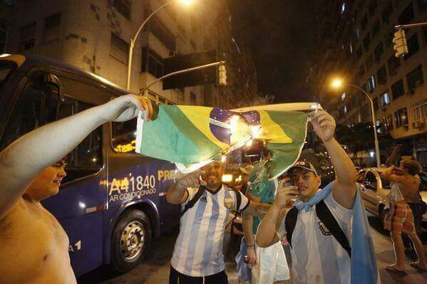 emersondougras's tweet photo. #FSRCHILE eu quero ver esses cara penar, copa sem eles tanto faz, aqui e BRASIL!!!!!!! #EntregaBrasil https://t.co/OKgyk681SR