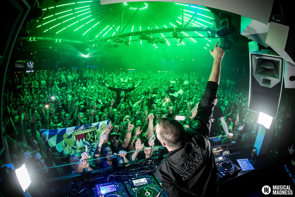 WTF! <a href="/madnessofficial/">Official Marshall Madness YT</a> left us SPEECHLESS! 😱
 hardstylemag.com/party-report-m…