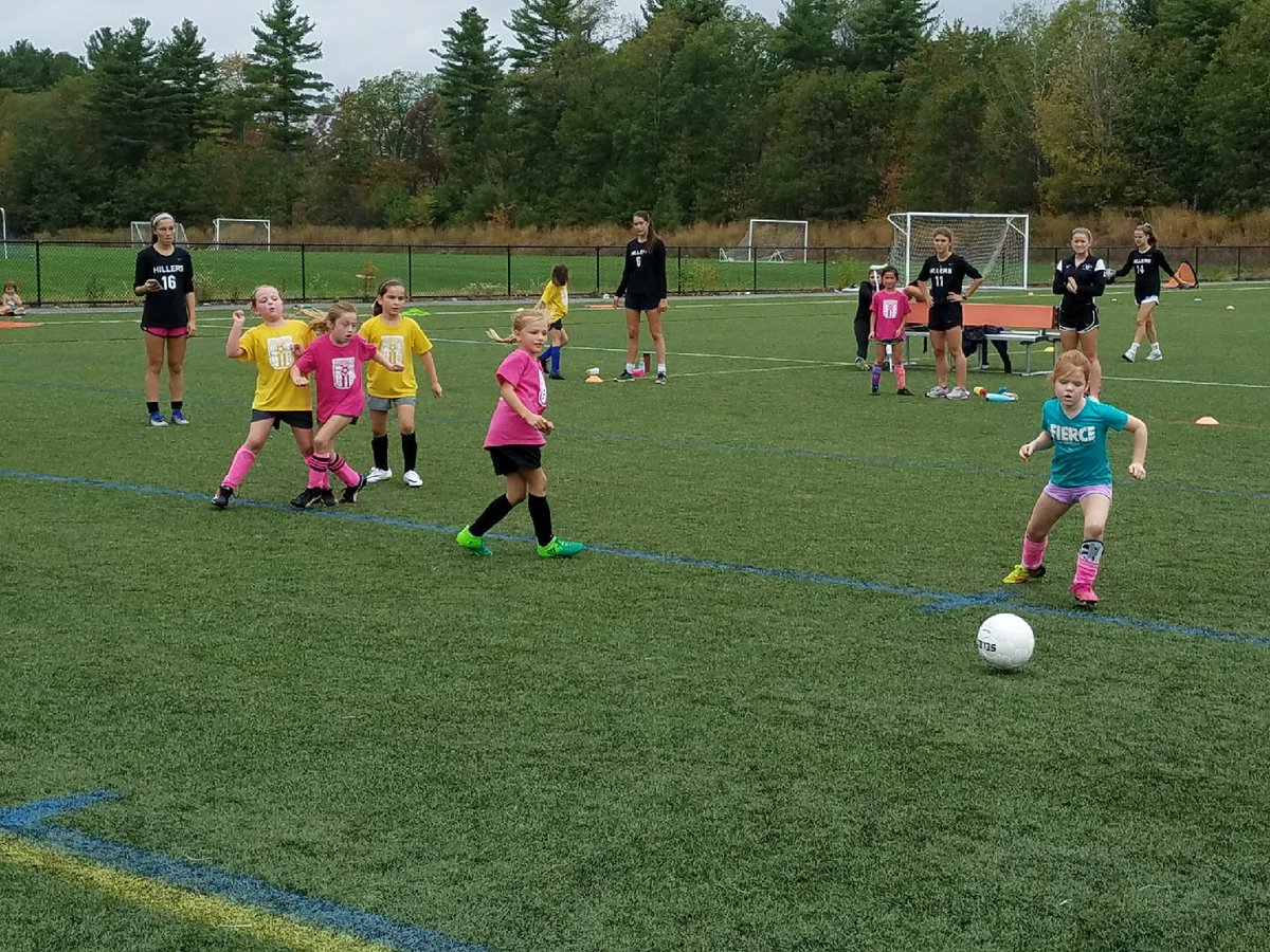 hhspressorg's tweet photo. Latest Sports Update: Great community event this morning with HYSA, G SOC &amp; B SOC! #hillerpride #givingback #rolem… https://t.co/FmEBYZvzuK