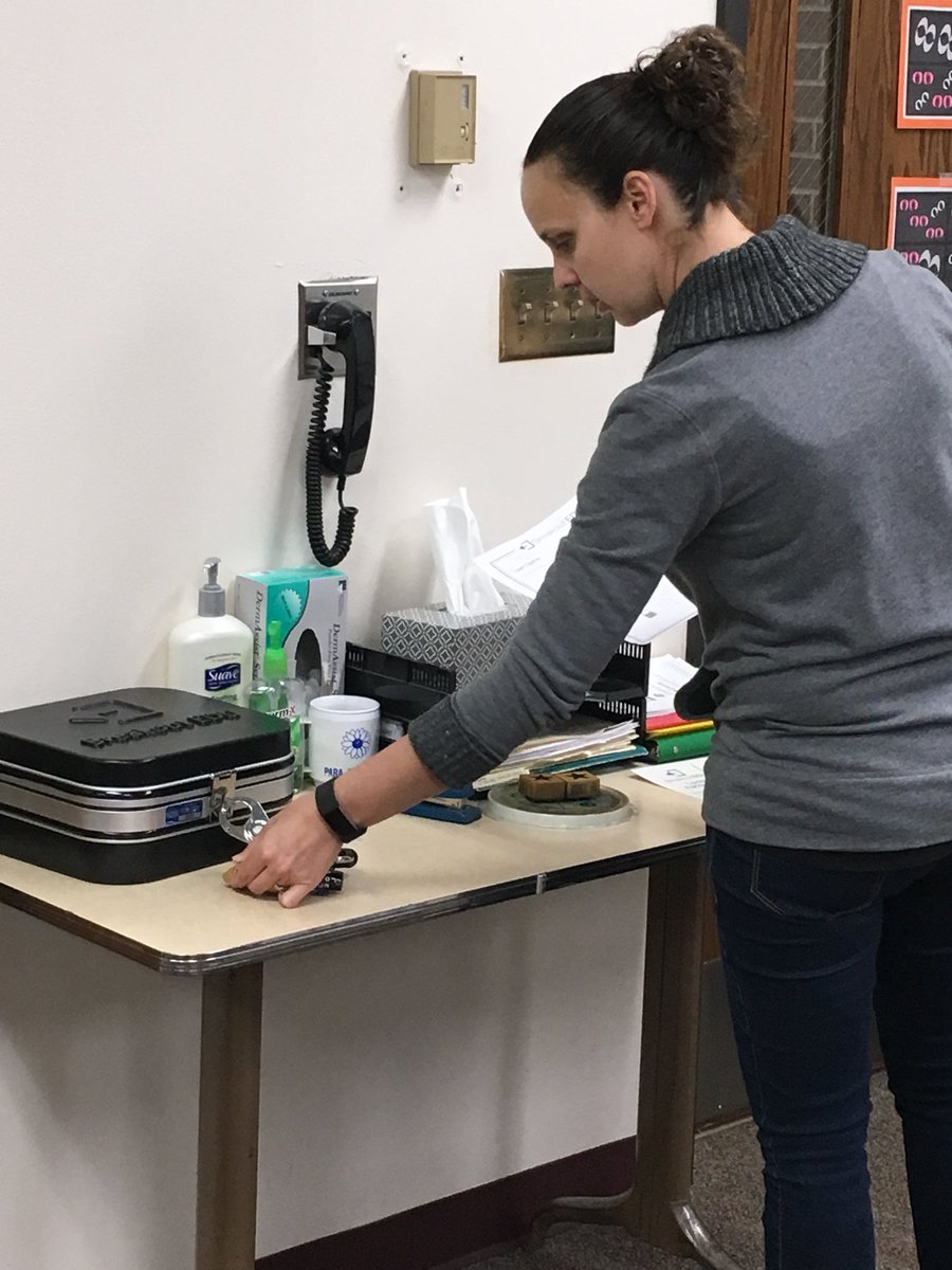 kristyoborny's tweet photo. Teachers learning by doing #breakoutedu #TiGERNATiON #ckls https://t.co/OS4ASJQsNQ