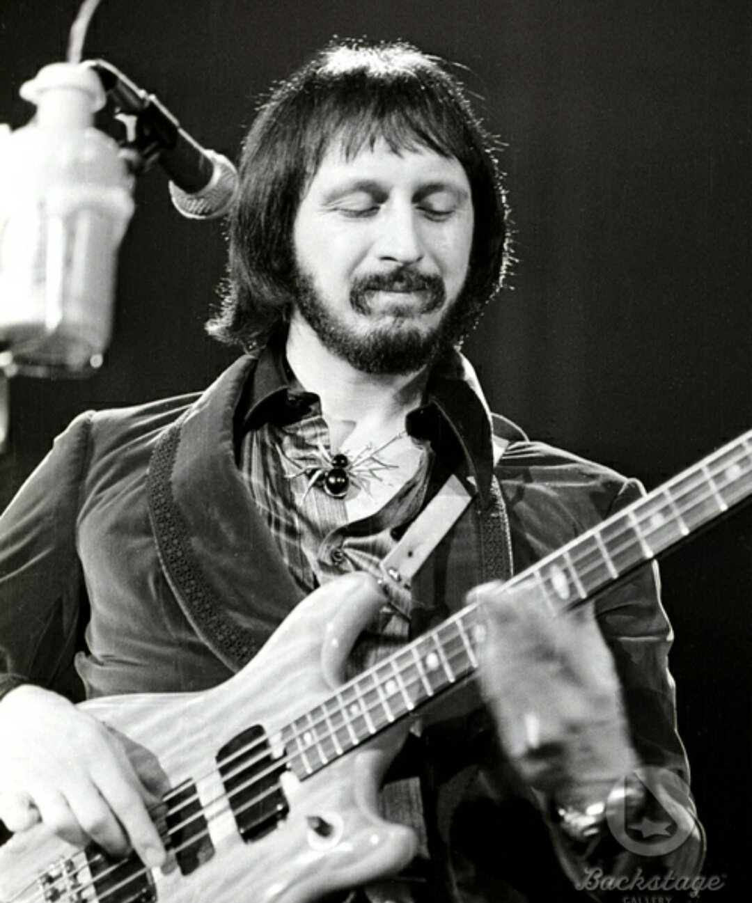 Also happy birthday to John Entwistle! One of the greatest bassists of all time. He would\ve turned 73 today 