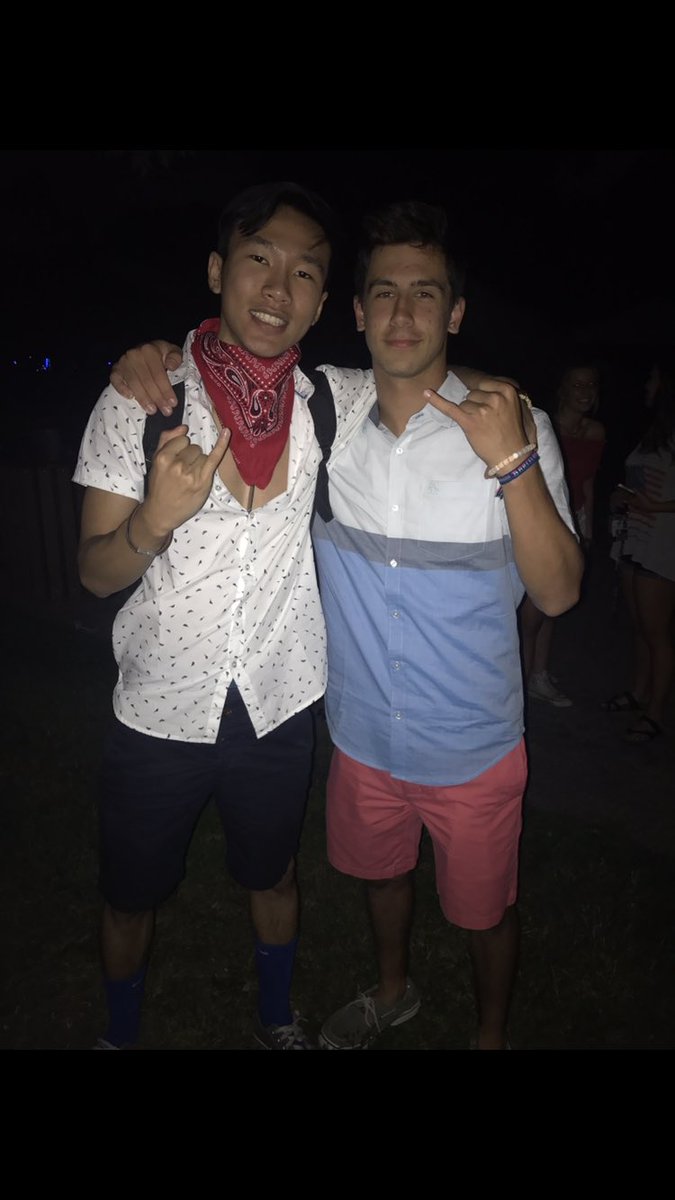 heng_vong13's tweet photo. Happy birthday parker! Worst softball player that i know๐คท๐ปโโ๏ธ๐๐ผ #Asianbrothers @PRobs22 https://t.co/W0VooHIRGz