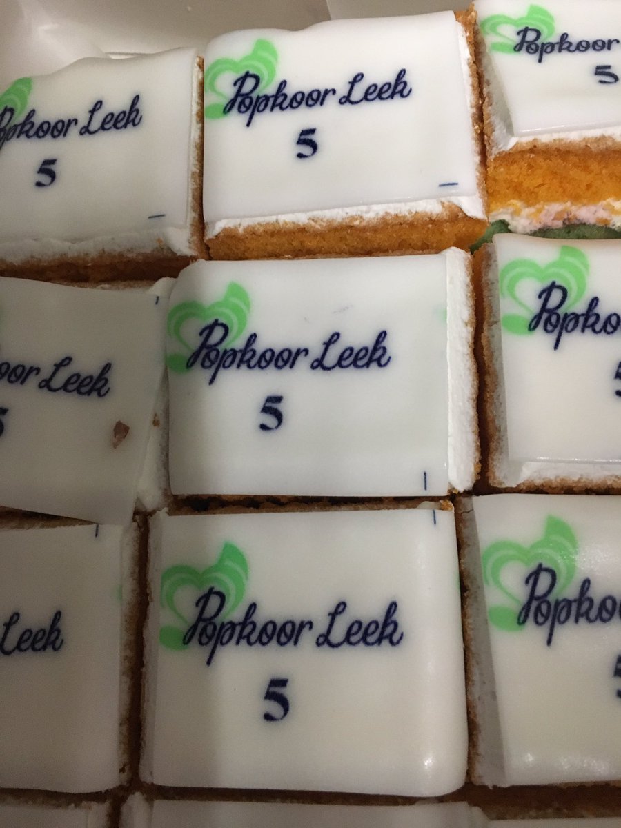 Afgelopen week ons 5-jarig jubileum gevierd met een gebakje (en een nieuw nummer! 😃)