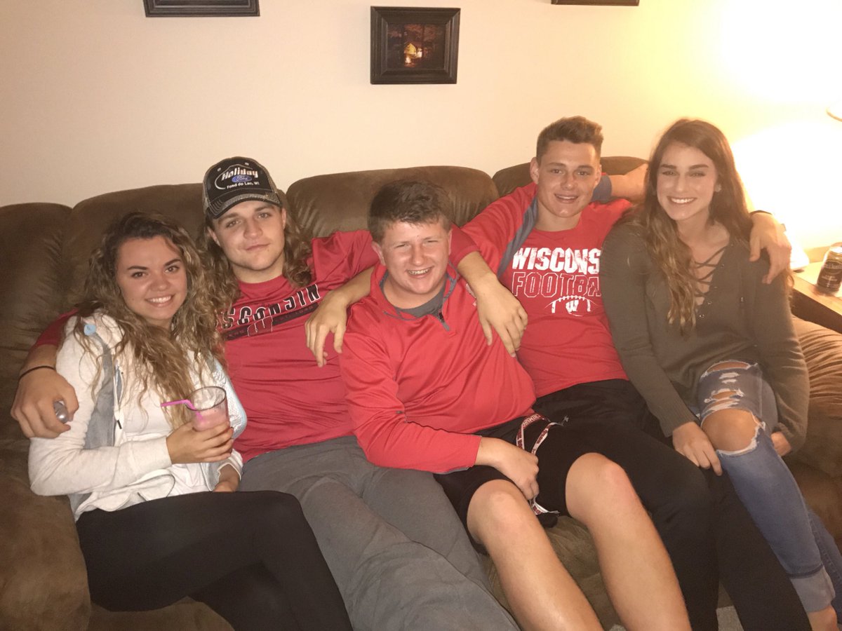 KMat517's tweet photo. Gotta wish this man a Happy Birthday! Your beauty is unmatched inside and out😩😍 @hoffmann_isaac #urmomisababe #friendshipismagic #kyletime https://t.co/hDT57cGgFW