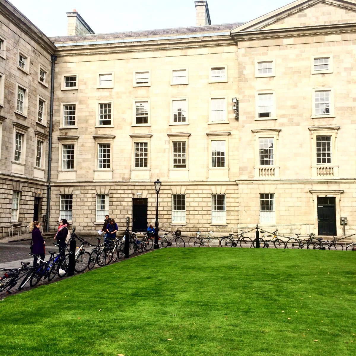 Betty_travels's tweet photo. My moments in Dublin today #trinitycollage #library #parklife #HarryPotter #Ireland @trinitycollege https://t.co/Qwkmvdgbcf