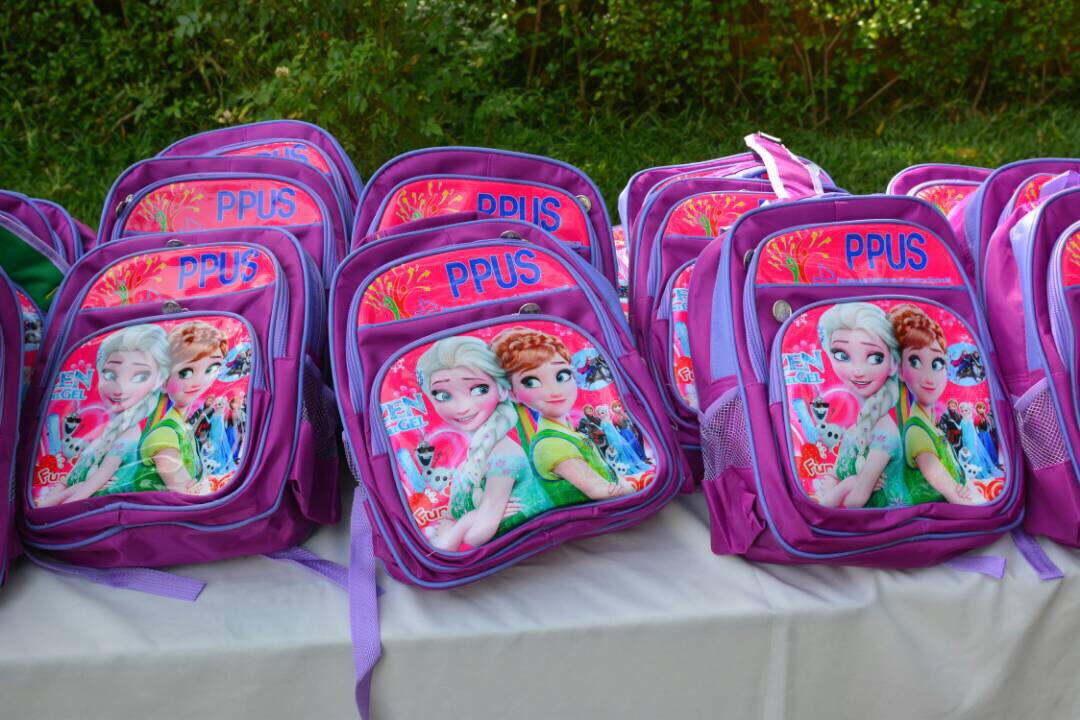 PresidenceMali's tweet photo. KOULOUBA | Le Pdt #IBK a offert 100 000 kits scolaires dans le cadre du volet éducation du Programme Présidentiel d'urgence social, #PPUS https://t.co/xwVlDNtMqQ