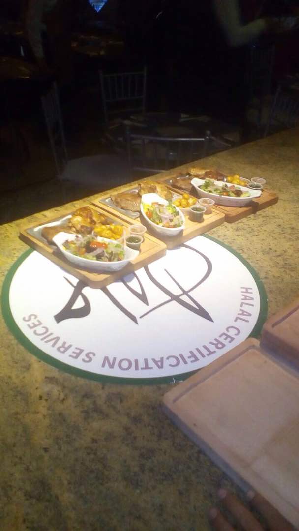 HalalCol's tweet image. Nos enorgullecemos de haber colaborado con La Plaza de Andres suministrando carne de res y pollo 100% Halal en uno de sus exclusivos eventos